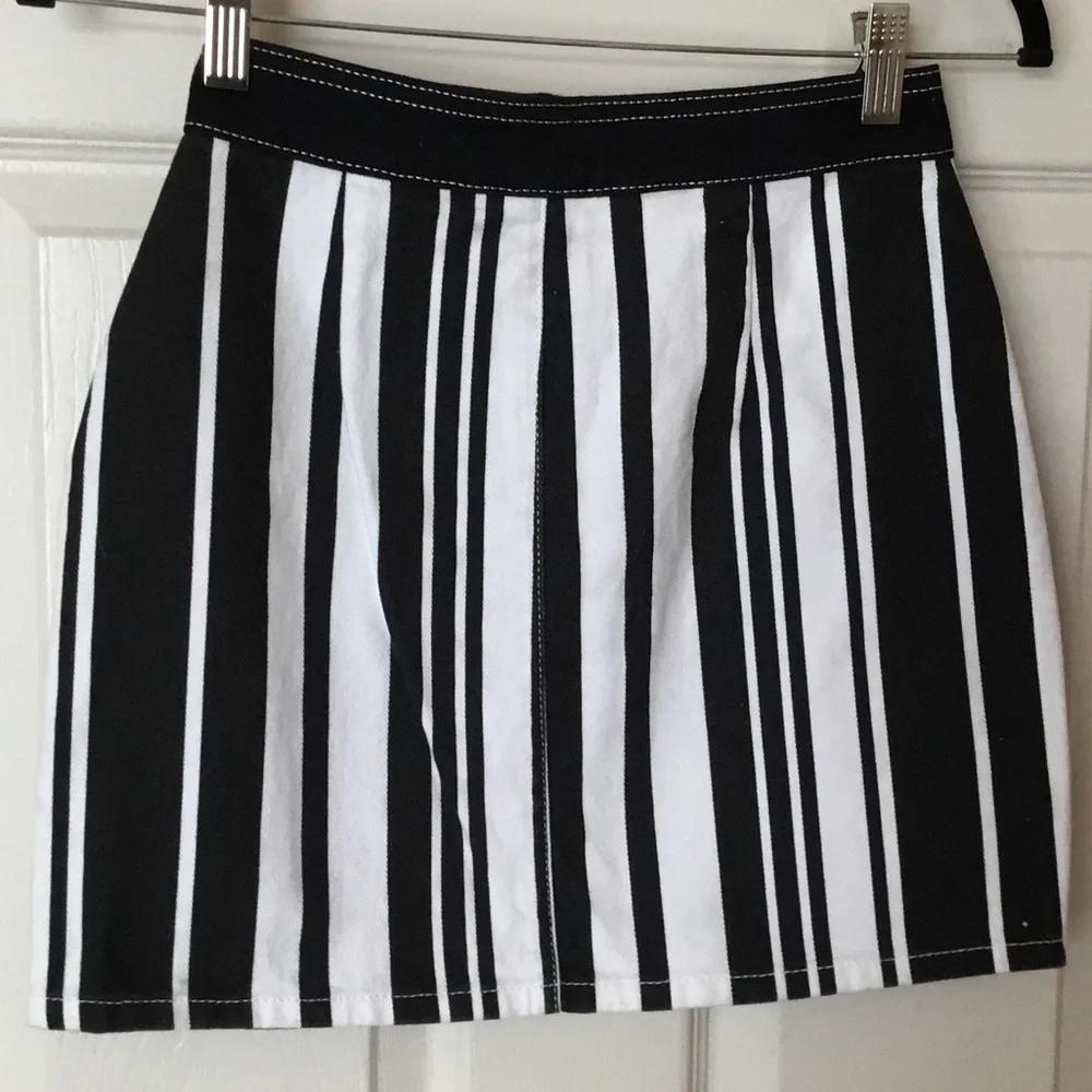 BDG Urban Outfitters Black & White Striped Denim Mini Skirt - XS
